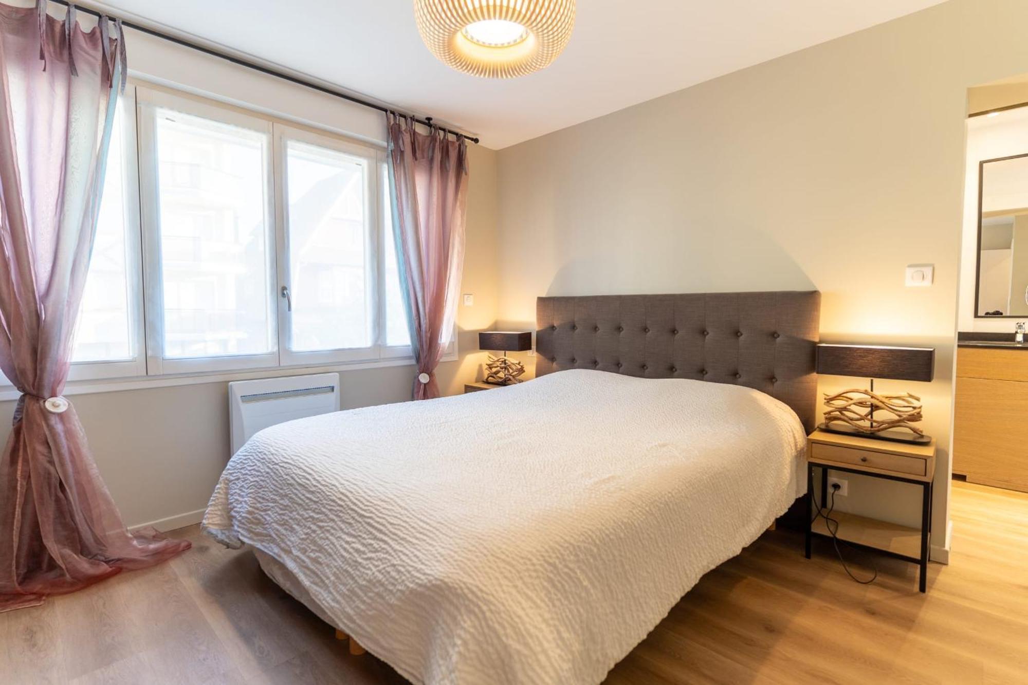 Vakantiehuis Superb Fully Renovated Semi-detached House For 6 People *